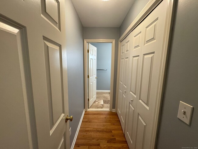 Building Photo - 59 Gilbert Ln