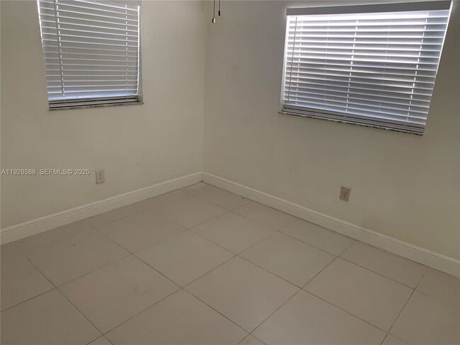 Building Photo - 14300 SW 105th Ave