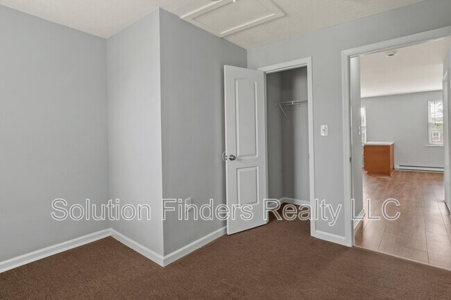 Building Photo - 2956 Yorkway