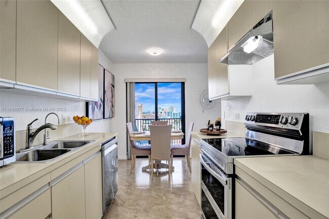 Building Photo - 1201 S Ocean Dr