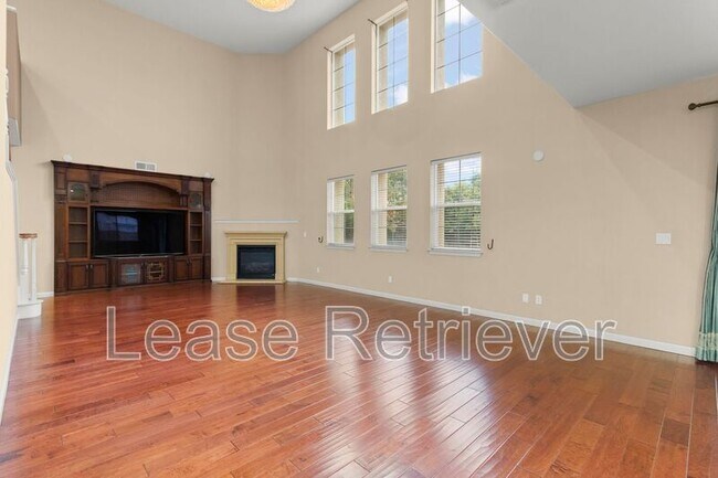 Building Photo - 265-269 S Sonrisa St