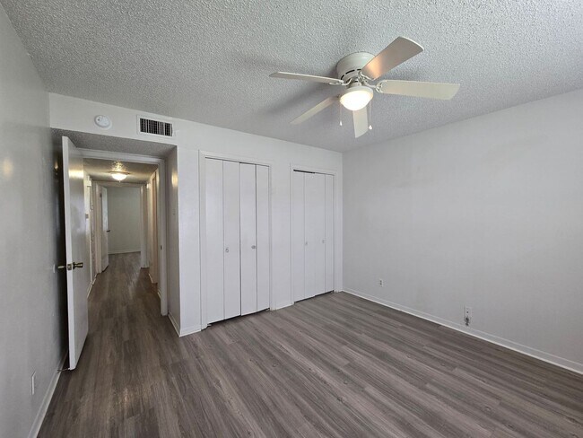 Building Photo - NEW VINYL FLOORING - AVAILABLE NOW!