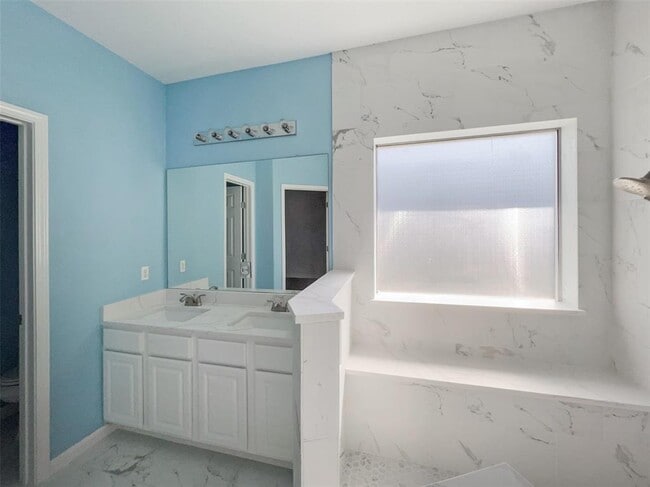 Building Photo - 3917 Bronco Bend Loop