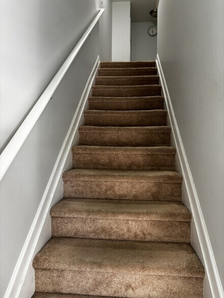 Building Photo - 5600 Moresby Ct