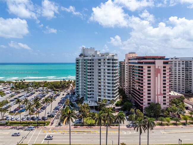 Building Photo - 5255 Collins Ave
