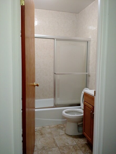 Building Photo - 1229 Wood St