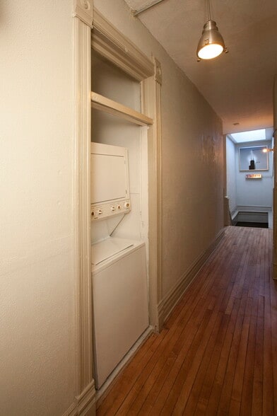 Building Photo - 2716 W North Ave