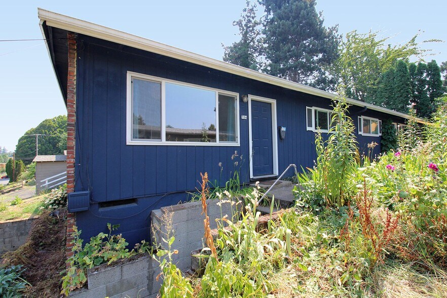 Primary Photo - 706-706 N Watts St