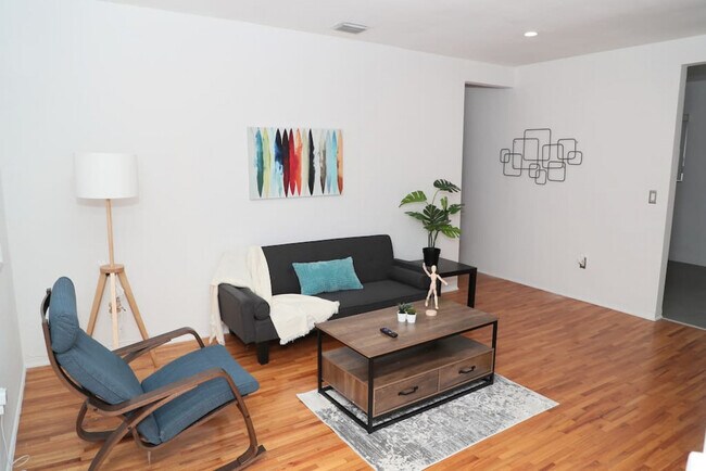 Primary Photo - 219 Antilla Ave