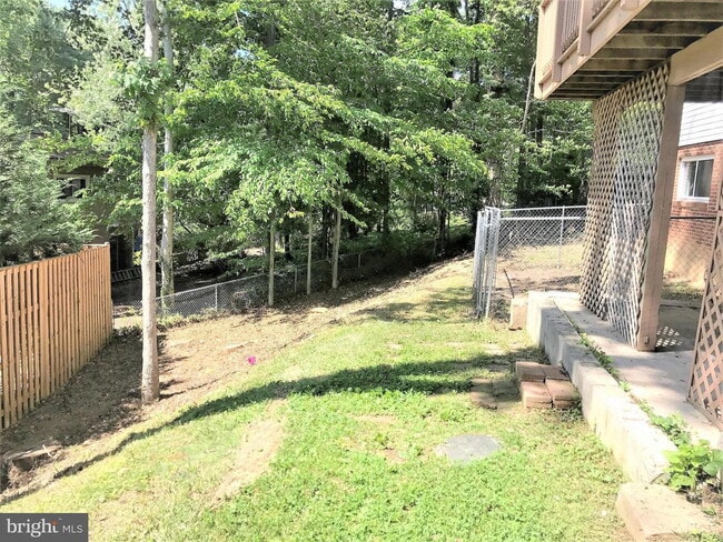 Building Photo - Serene Springfield Home Backing to Wooded ...