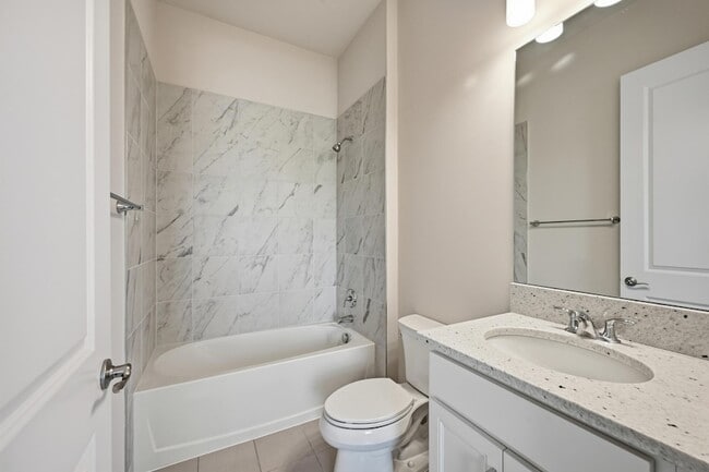 Building Photo - 9334 Crestview Cir