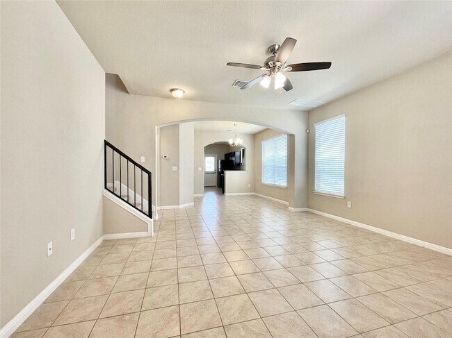 Building Photo - 401 Katmai Cir