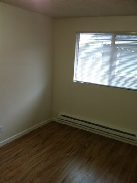 Building Photo - 804 22nd St NE