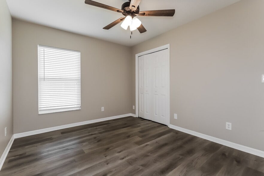 Building Photo - 2638 Allwood Ave