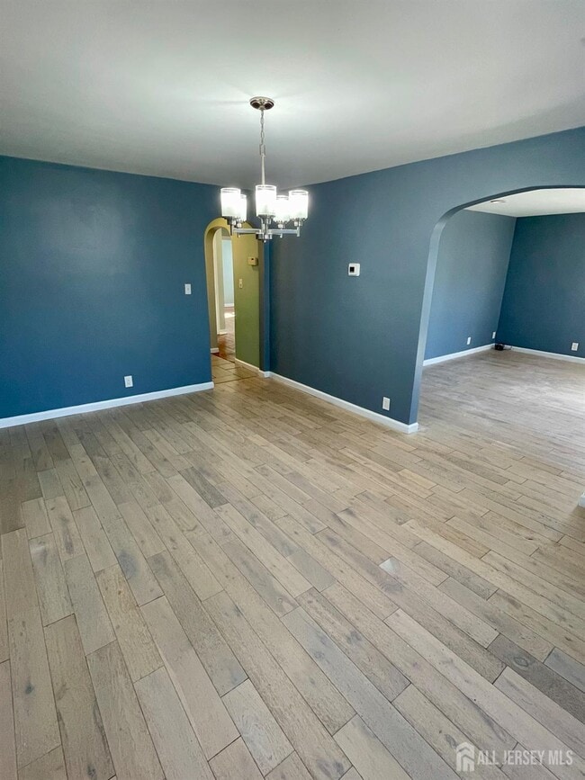 Building Photo - 326 Desota Ave