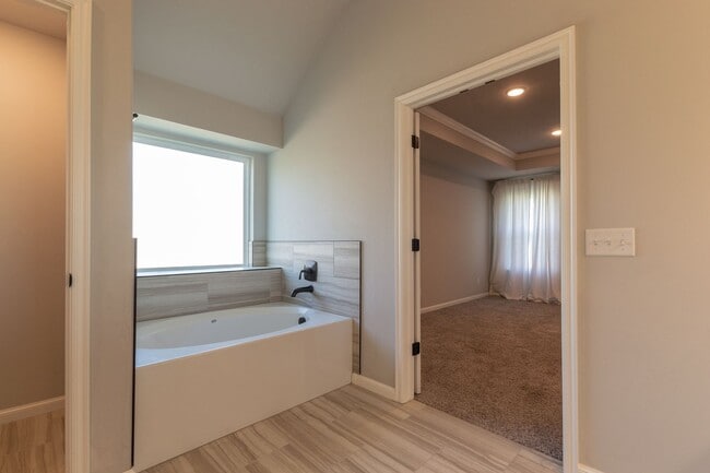 Building Photo - Modern 3-Bed, 2-Bath Home in Deer Creek School District!