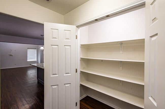 Building Photo - 5520 Stallion Ln