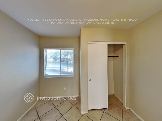 Building Photo - 12110 N 130th Dr