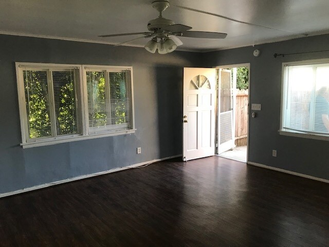 Building Photo - 3353 Primera Ave