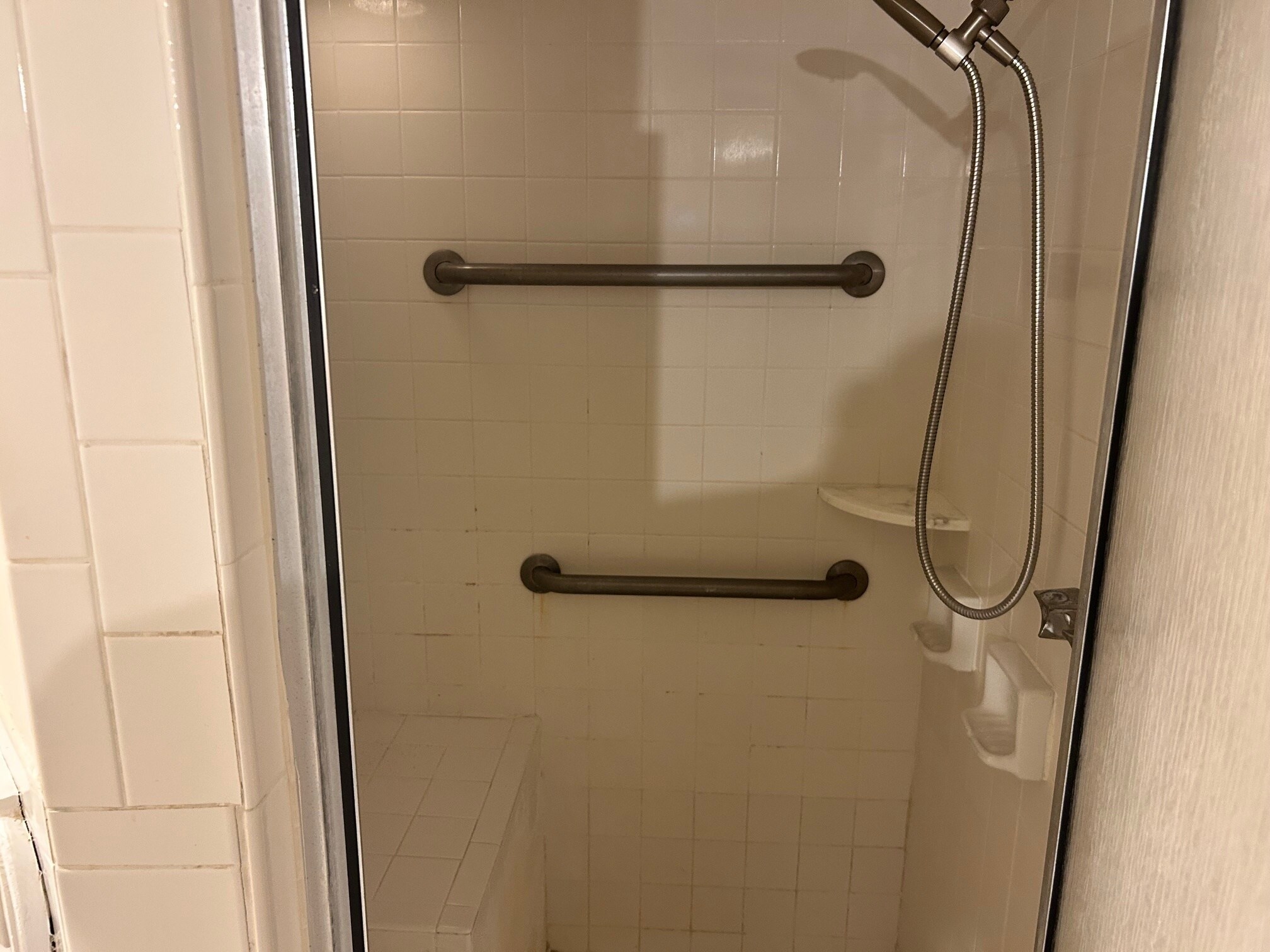 Building Photo - 2652 Merwyn Rd