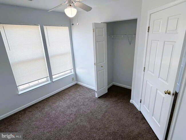 Building Photo - 68 Alexis Dr