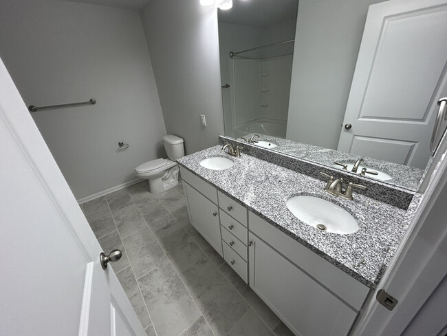 Building Photo - 6031 Villa Ford Ln