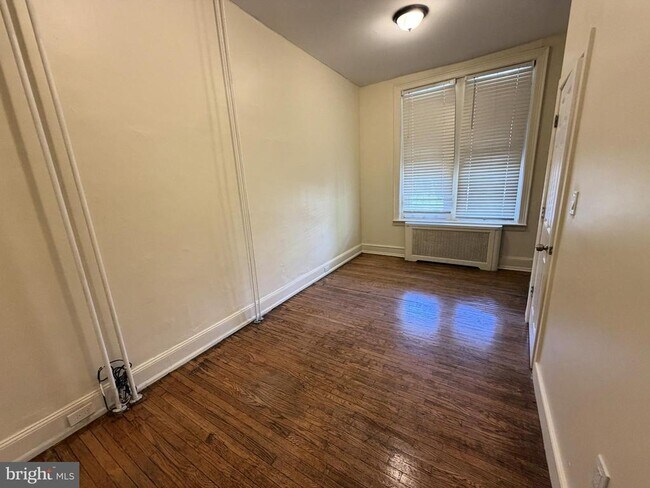 Building Photo - 4718 Hazel Ave