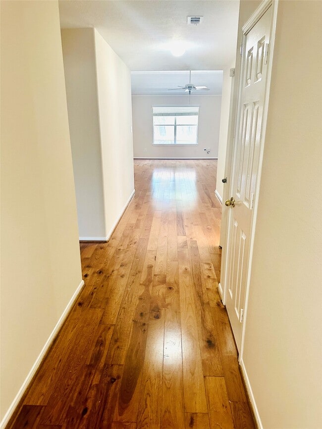 Building Photo - 25330 Barmby Dr