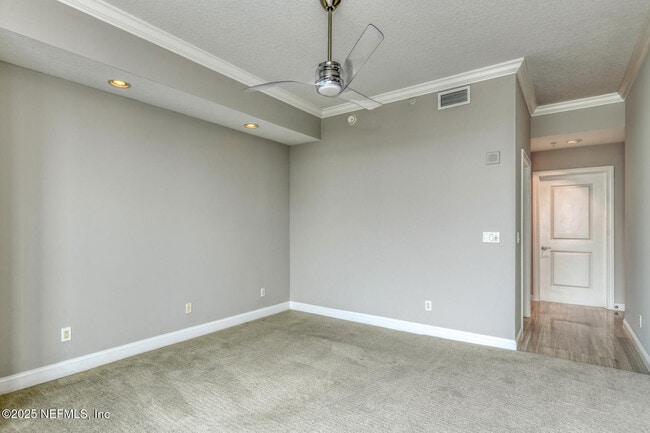 Building Photo - 1431 Riverplace Blvd
