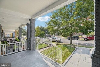 Building Photo - 729 Madison St NW