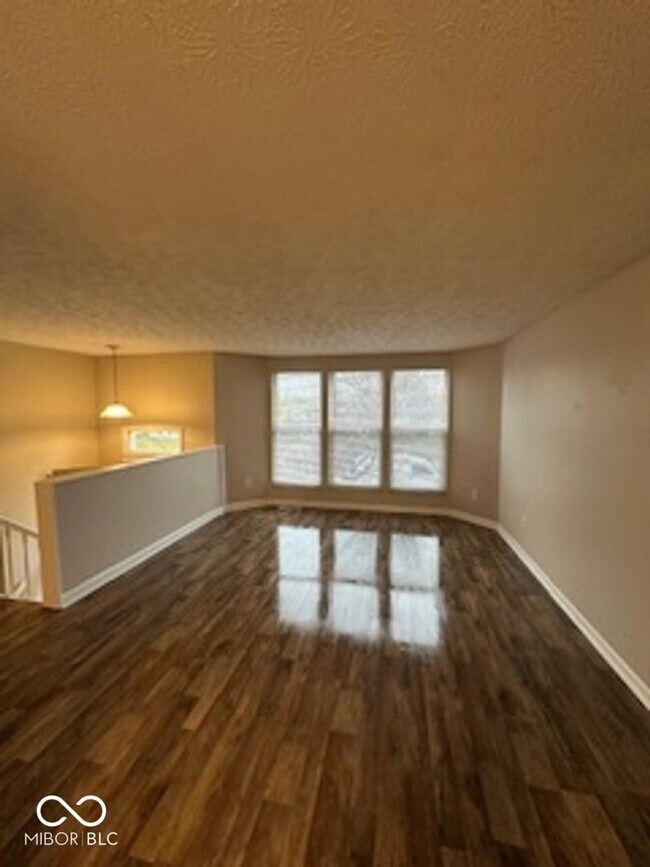 Building Photo - 3565 Valley Lake Dr