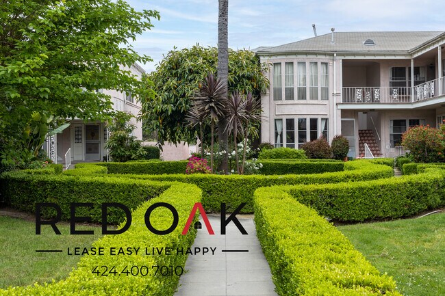 Building Photo - Spacious One Bedroom on Picturesque Ground...