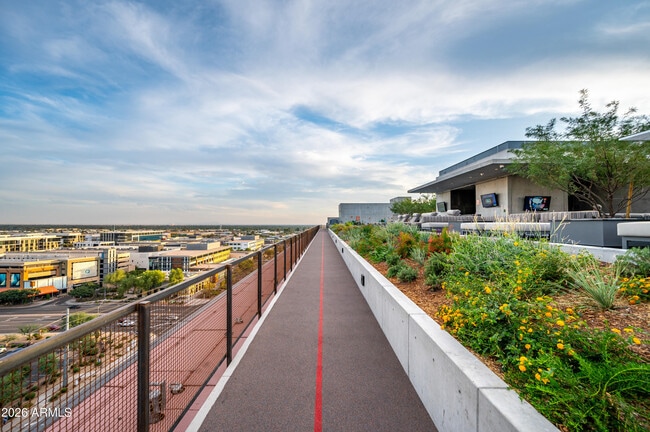 Building Photo - 7180 E Kierland Blvd