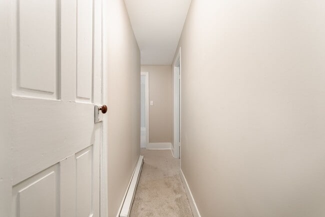 Building Photo - Newly remodeled 3 bedroom home