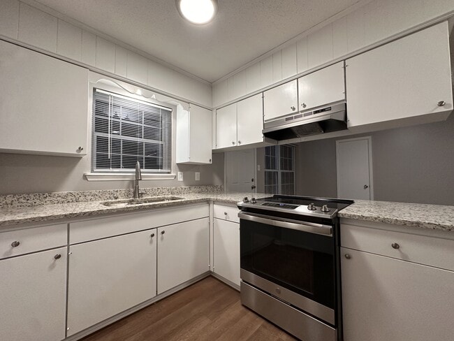 Building Photo - 4708 Pinson Dr