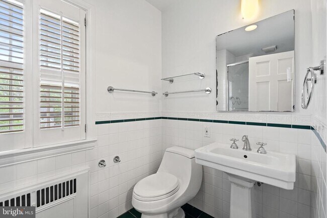 Building Photo - 4530 Dexter St NW
