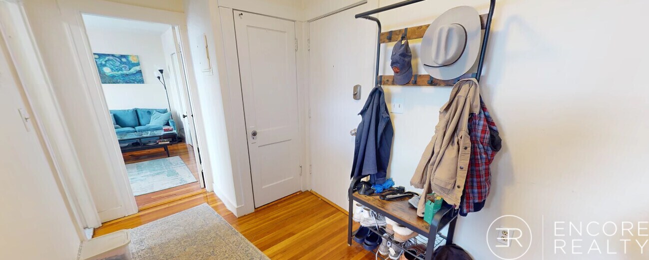 Building Photo - 402 Highland Ave