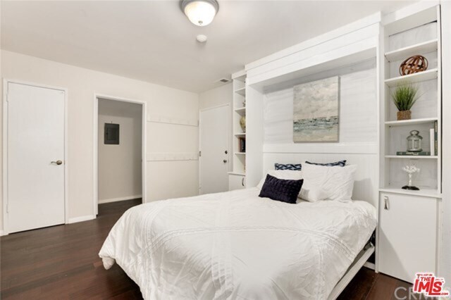 Building Photo - 710 N Guadalupe Ave