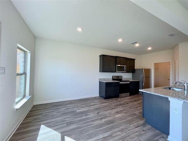 Building Photo - 1946 Canterbury Dr