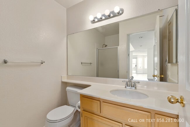 Building Photo - 8418 Calderon Ct