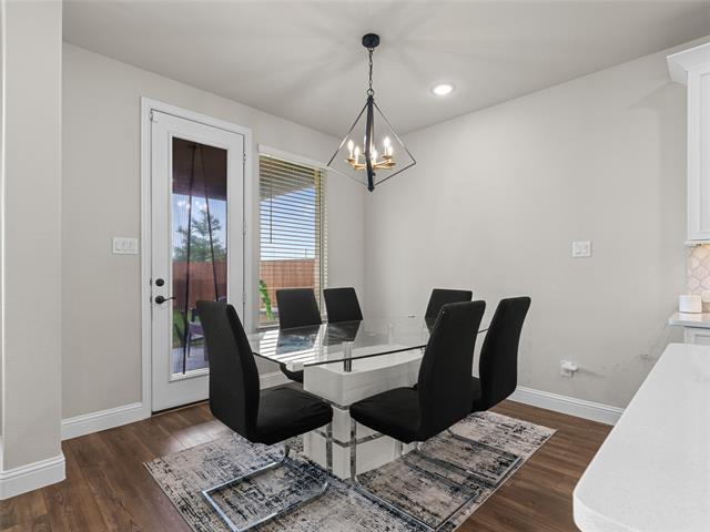 Building Photo - 2333 Willow Garden Dr