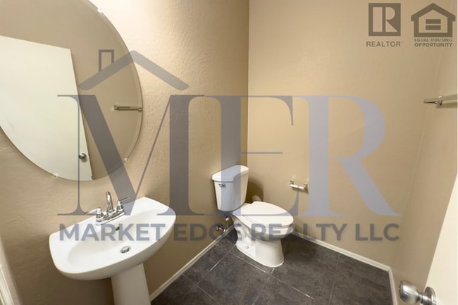 Building Photo - 3Bed/2.5Bath Townhouse at 83rd Ave/I-10! Ready for Immediate Move-In! -- FENCED-IN YARD! 2 CAR GA...