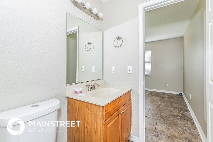 Building Photo - 856 Wakaw Ln SW