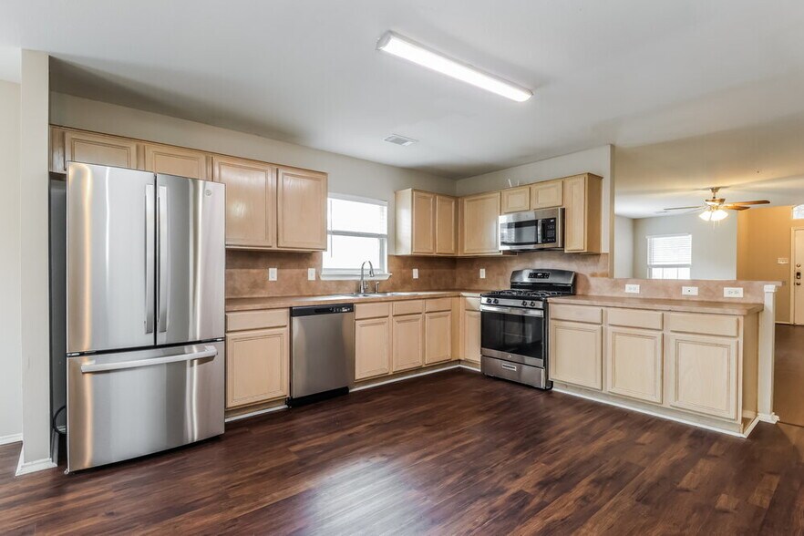 Building Photo - 12134 Carriage Oak Cir
