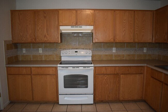 Building Photo - 404 Dale Ave