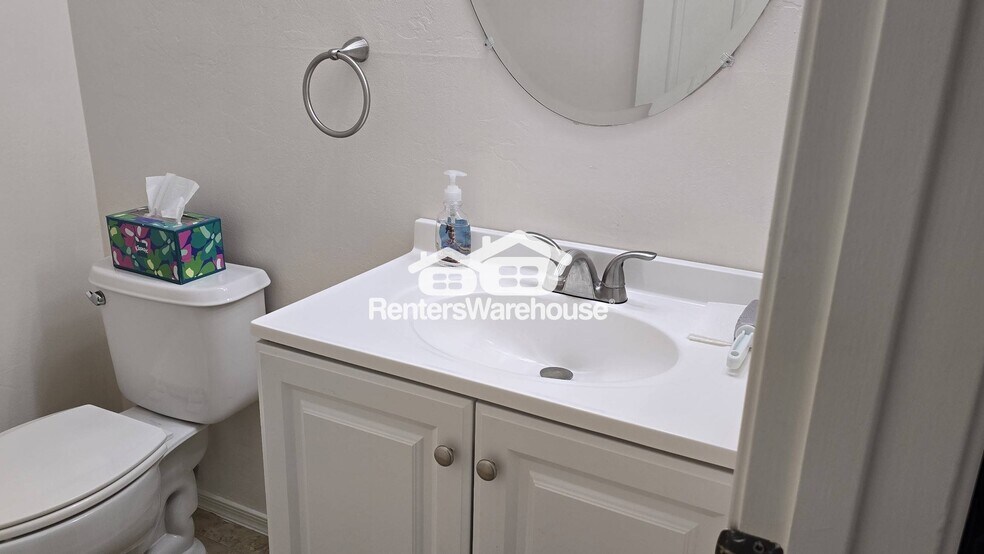 Building Photo - 1126 E Mt Shibell Dr