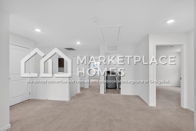 Building Photo - 1067 Evan Ct