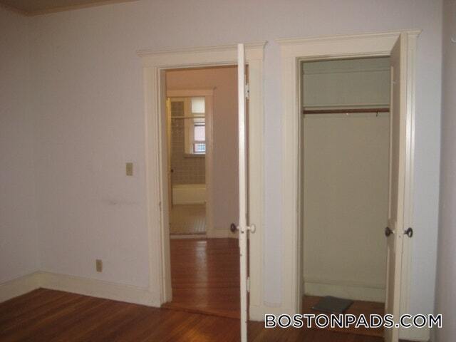 Building Photo - 137 Park Dr