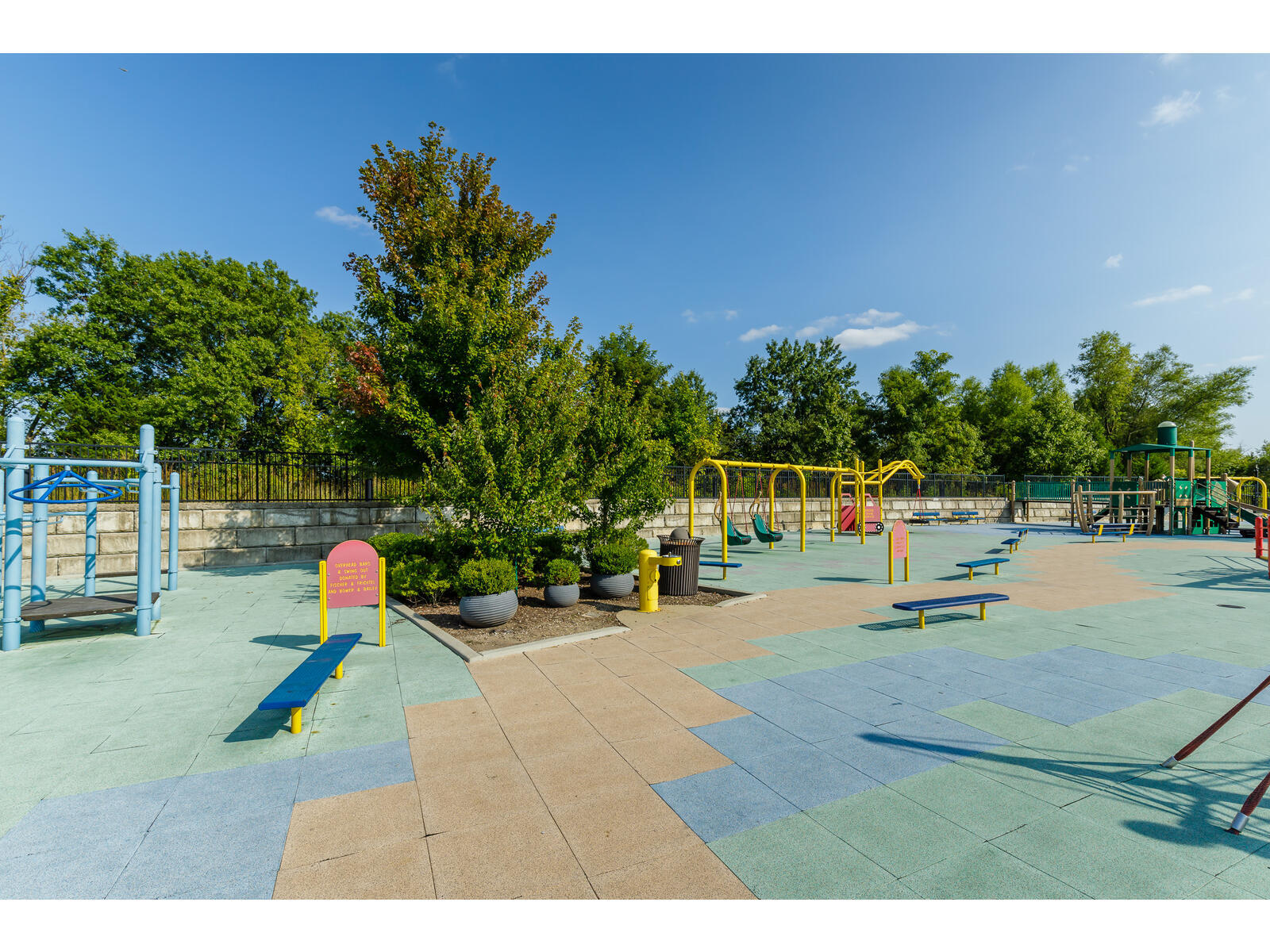 Building Photo - 810 Waler Dr