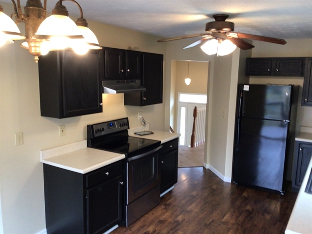 Building Photo - 2930 Holly Hill Dr